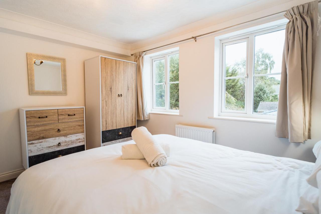 Beautiful Town House With Private Garden And Patio Villa Canford Magna Luaran gambar