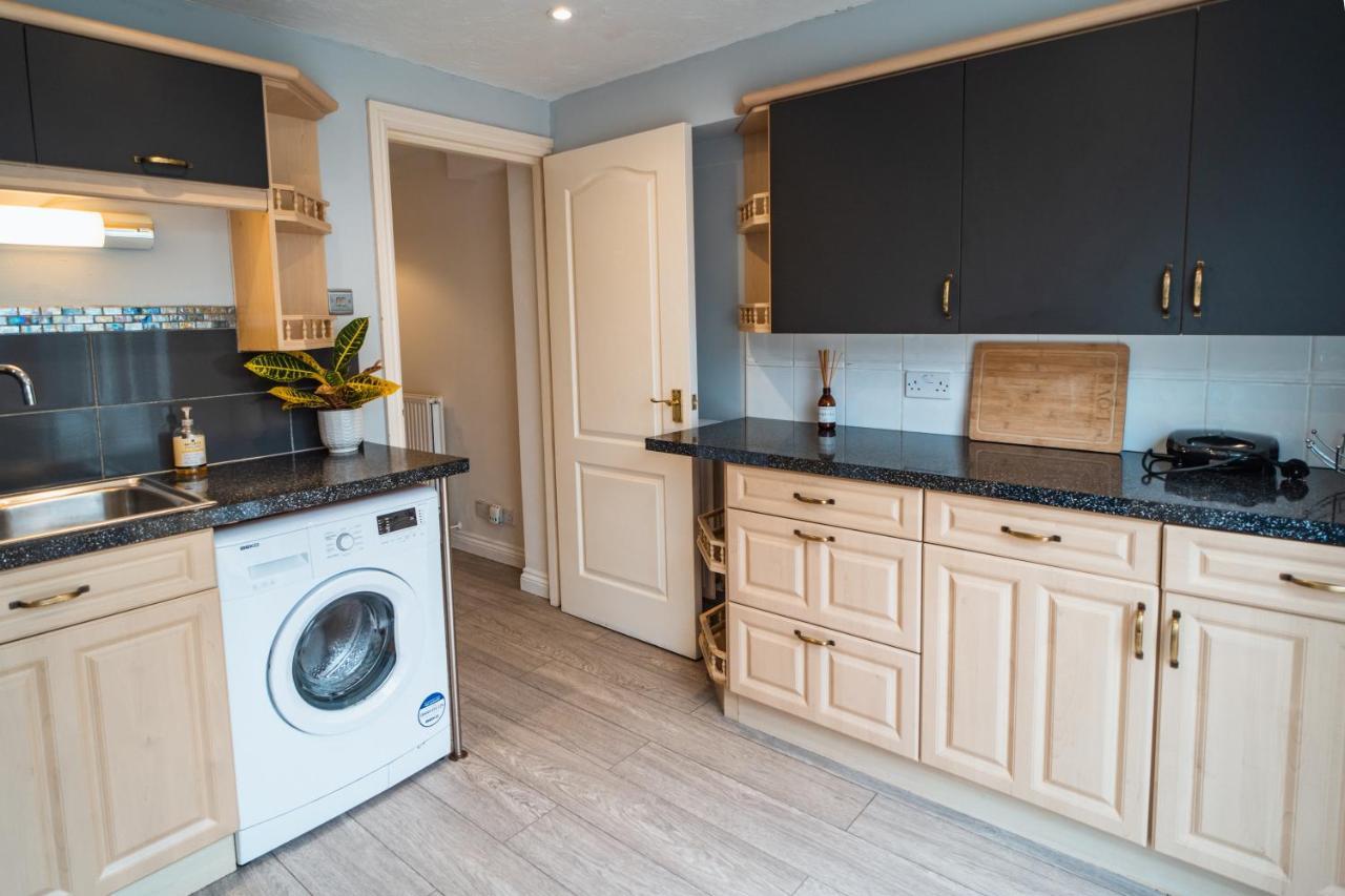 Beautiful Town House With Private Garden And Patio Villa Canford Magna Luaran gambar