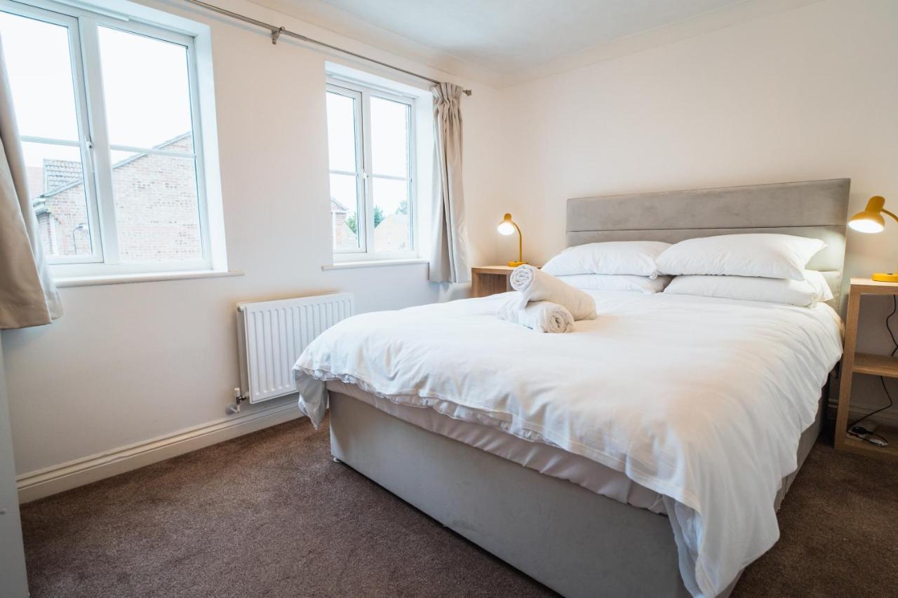 Beautiful Town House With Private Garden And Patio Villa Canford Magna Luaran gambar