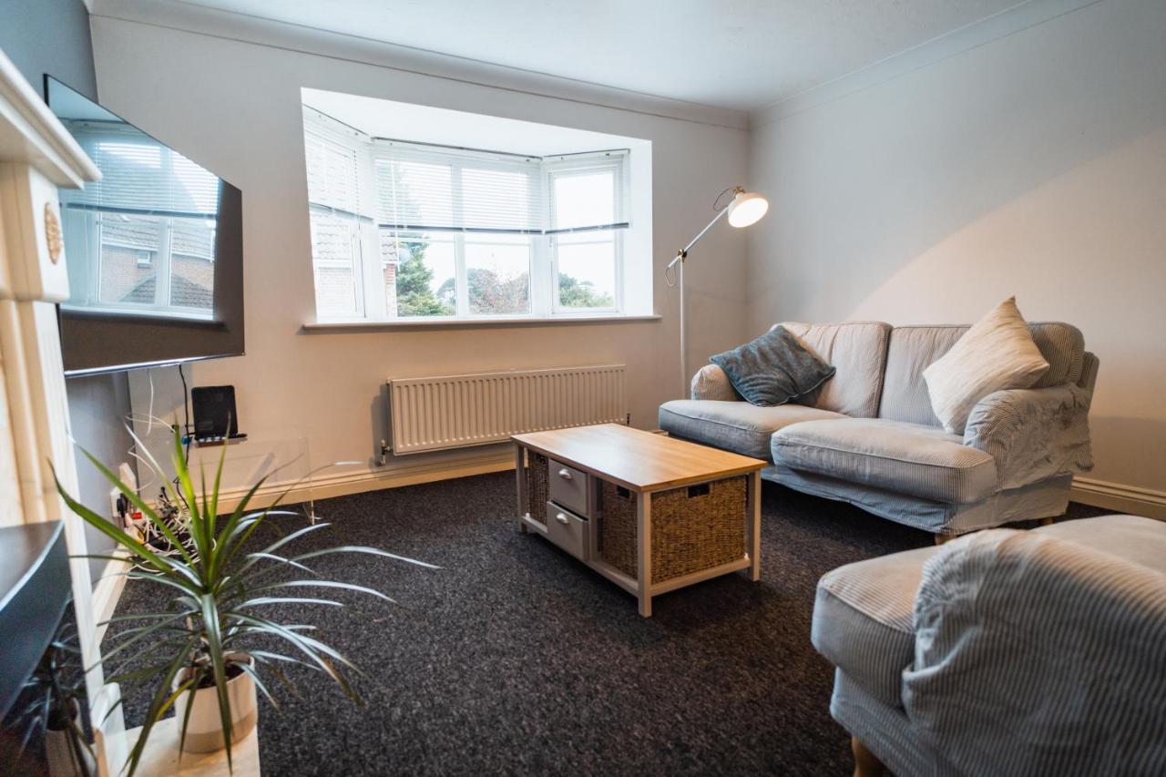 Beautiful Town House With Private Garden And Patio Villa Canford Magna Luaran gambar