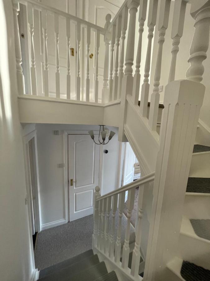 Beautiful Town House With Private Garden And Patio Villa Canford Magna Luaran gambar